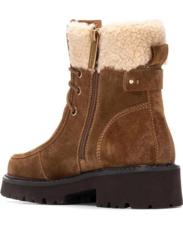 BOTÍN CARMELA 162717 CAMEL CON FORRO DE BORREGUILLO Y CORDONES CAMEL