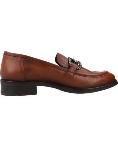 FLUCHOS MOCASINES MUJER DORKING BY MODELO D9117 COLOR MARRON CUERO