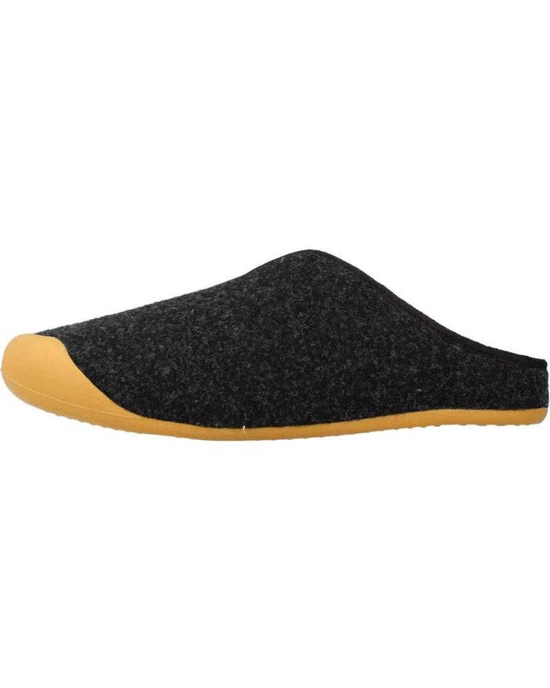 NORDIKAS ZAPATILLAS HOGAR HOMBRE MODELO 9925 COLOR  NEGRO