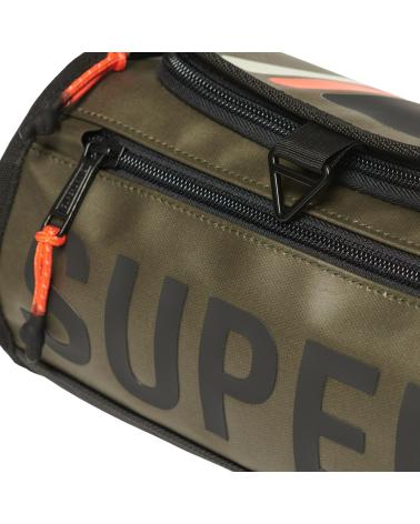 NECESER SUPERDRY BARREL EN VERDE OLIVA CON LOGO NAN