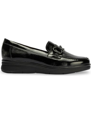 MOCASSINS PITILLOS 10701 DE VERNIZ PRETO COM ADORNO METÁLICO NEGRO