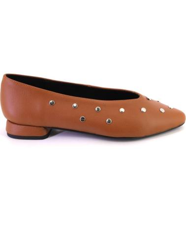 SAPATOS KAMINA TACHAS COURO CAMELO CAMEL