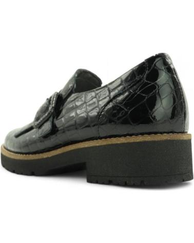 MOCASSIM PITILLOS 10772 EM COURO ENVERNIZADO PRETO COM FRANJAS E TEXTURA CROCODILO NEGRO