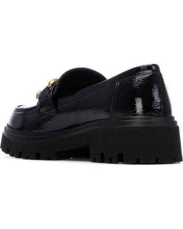 XTI 130403 LOAFER SCHWARZ MIT GOLDKETTE UND PROFILSOHLE NEGRO