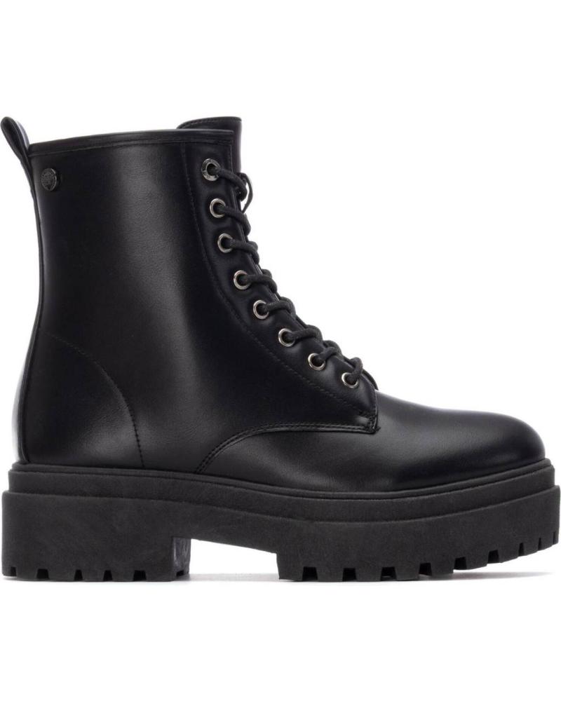 BOTA MILITAR XTI 130539 PRETA COM ATACADORES E SOLA TRATORADA NEGRO