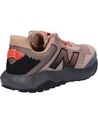 ZAPATILLAS TRAIL RUNNING NEW BALANCE MTNTRCT6 MTNTRV6 FLAT TAUPE FLAT TAUPE