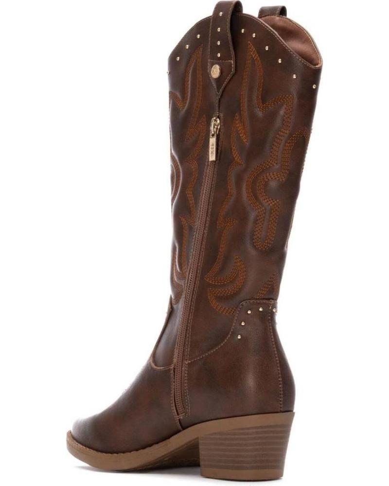 XTI BOTA COWBOY CAMEL COM DETALHES METÁLICOS CAMEL