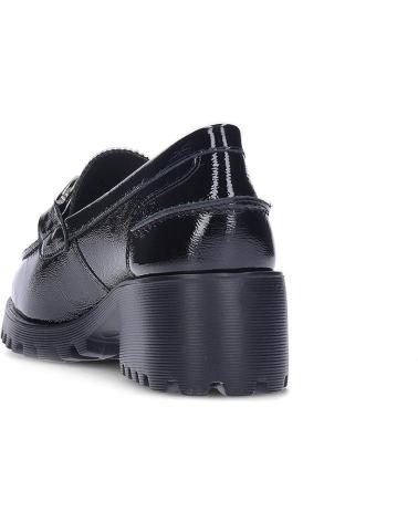 MOCASSIM 24 HORAS PALAK 26565 EM VERNIZ PRETO COM FIVELA METÁLICA E SOLA TRATORADA NEGRO
