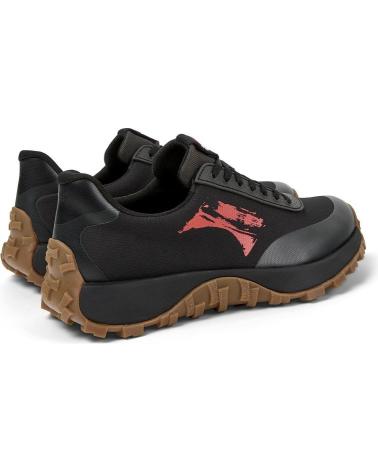 ZAPATILLAS CAMPER DRIFT TRAIL K101077-001 NEGRAS CON EMBLEMA ROJO Y SUELA CARAMELO NEGRO ZAPATILLAS CAMPER DRIFT TRAIL K101077-001 NEGRAS CON EMBLEMA ROJO Y SUELA CARAMELO NEGRO