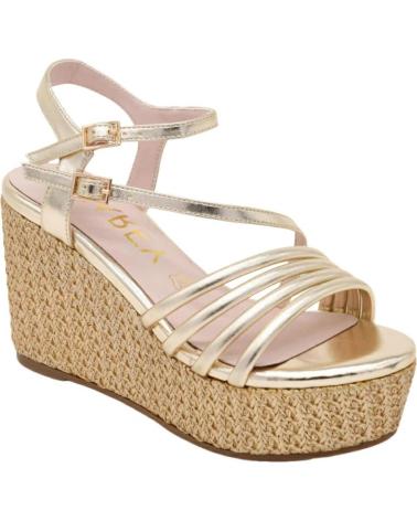 SANDALIAS AZAREY CON CUÑA TRENZADA Y TIRAS DORADAS GOLD