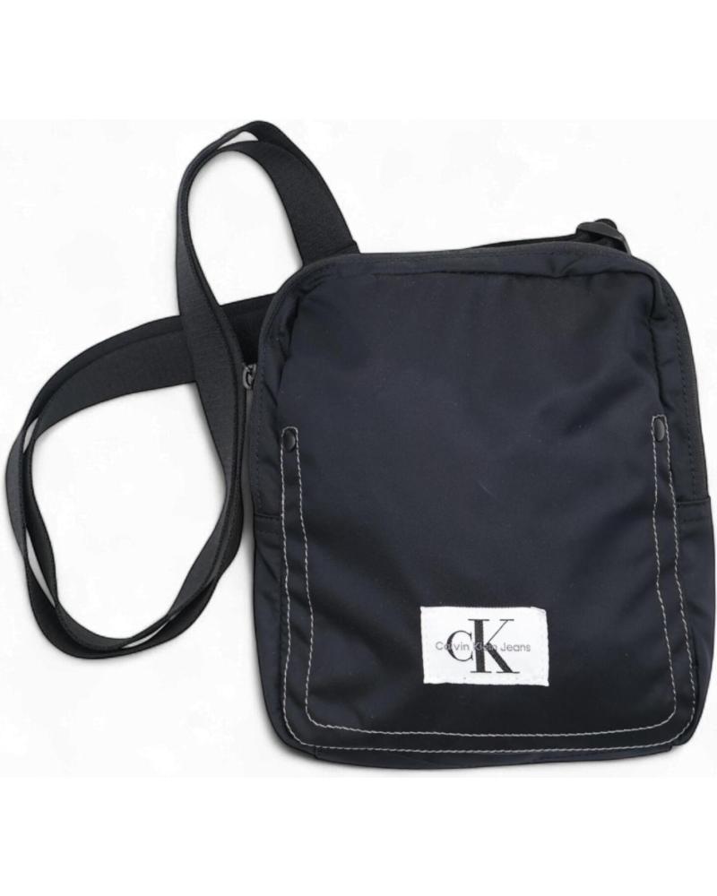 CALVIN KLEIN BANDOLERA ESSENTIAL REPORTER NEGRO