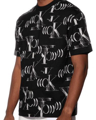 CALVIN KLEIN CAMISETA RELAXED CON LOGO ALL OVER NEGRO CALVIN KLEIN CAMISETA RELAXED CON LOGO ALL OVER NEGRO