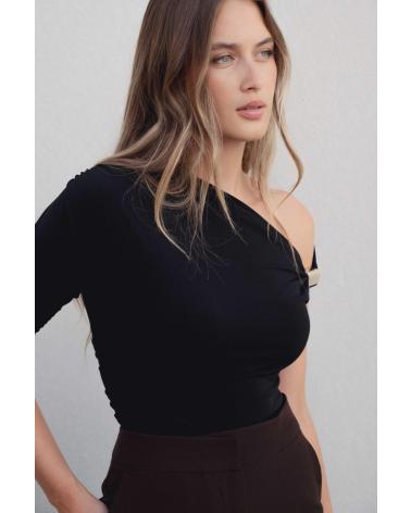 PUNTOSALAO TOP ASIMETRICO APLIQUE VARIOS COLORES