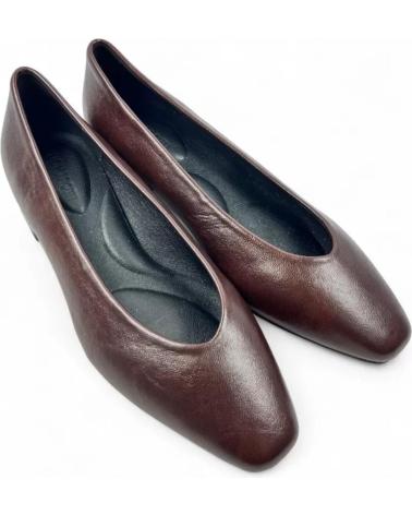 TIMBOS HEELED COURT SHOES 132057 BROWN MARRóN