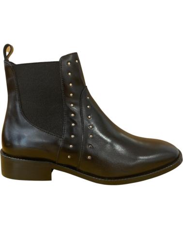 BRYAN STEPWISE SIERRA BLACK STUDDED ANKLE BOOT NEGRO