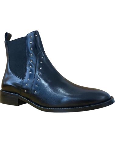 BRYAN STEPWISE SIERRA BLACK STUDDED ANKLE BOOT NEGRO