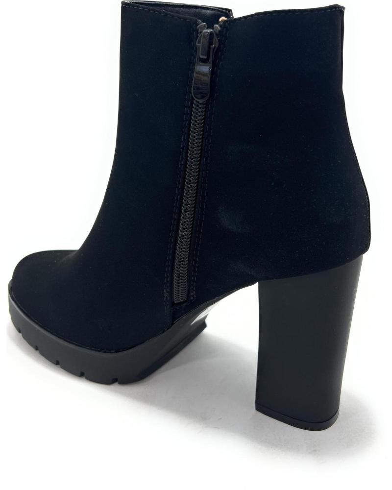 CHIC VISION BLACK SUEDE-EFFECT ANKLE BOOT WITH BLOCK HEEL AND V-DETAIL NEGRO