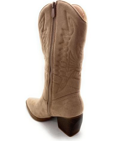 BOTAS COWBOY CHIC VISION EM CAMURÇA GRAVADA COM SALTO CASTANHO MARRóN