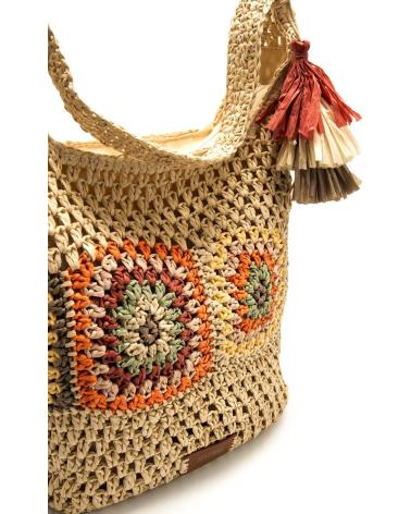 MTNG COSTA BEIGE HOBO TASCHE AUS HÄKELSTOFF MIT FARBIGEN APPLIKATIONEN UND QUASTE BEIGE