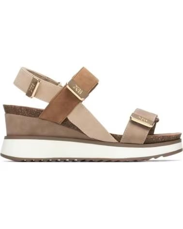 XTI SANDALIA UCE COLOR 15105 BEIGE