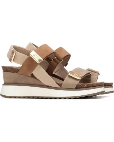 XTI SANDALIA UCE COLOR 15105 BEIGE