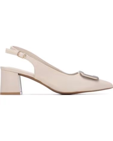 XTI SAPATOS DE SALTO XTI COM FIVELA DECORATIVA EM BEGE BEIGE