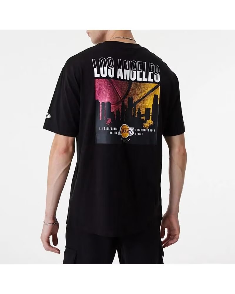 NEW ERA CAMISETA NEW ERA LAKERS MANGA CURTA CITY GRAPHIC PRETA 1