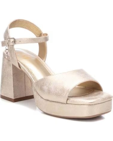 XTI SANDALEN MIT ABSATZ UND PLATEAU ORO