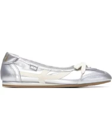 XTI SAPATILHAS XTI FEMININAS PRATA COM DETALHE DE LAÇO PLATA