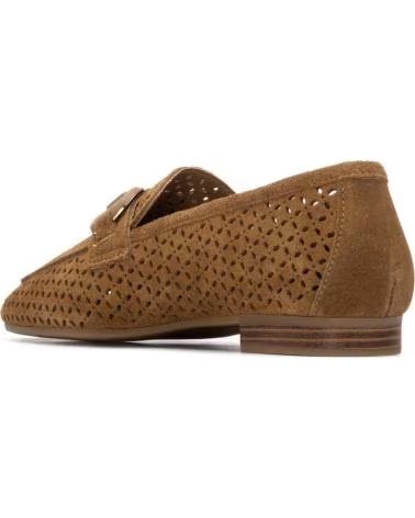 CARMELA MOCASINES MUJER MODELO 163137C COLOR MARRON CAMEL