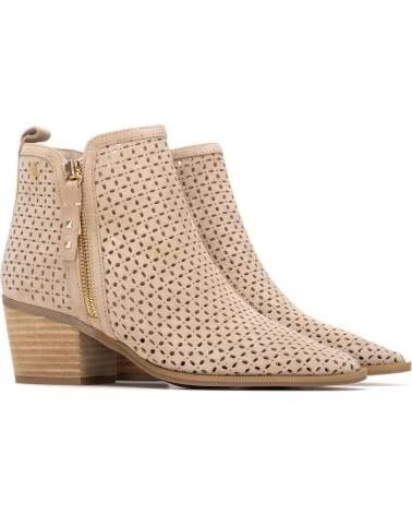 CARMELA BOTINES CARMELA DE PIEL BEIGE CON PERFORACIONES BEIGE