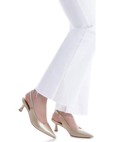 ZAPATOS DE TACÓN BAJO REFRESH SLINGBACK MODELO 17507203 ORO ORO