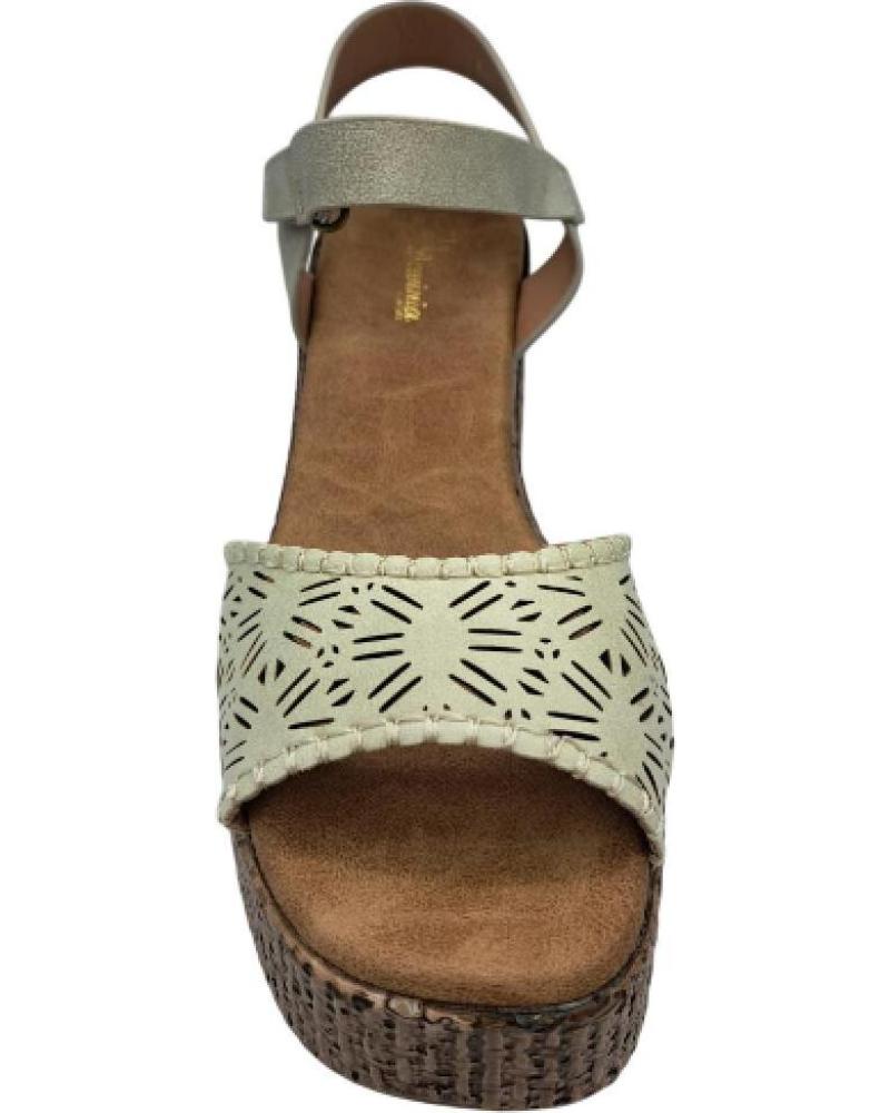 CALZADOMANIA SANDALIA DE TACÓN CALZADOMANIA BEIGE CON ADORNOS CALADOS BEIGE