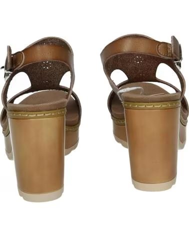 REFRESH SANDALIA DE TACÓN CON PLATAFORMA Y GRABADO FLORAL TAUPE
