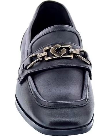 Sapatos-De-Mujer-CARMELA-MOCASSINS CARMELA EM PELE COM CORRENTE DOURADA 161986-NEGRO