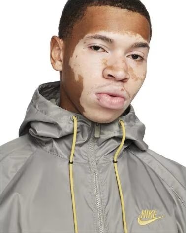 NIKE CHAQUETA CORTAVIENTOS DA0001 NEGRO