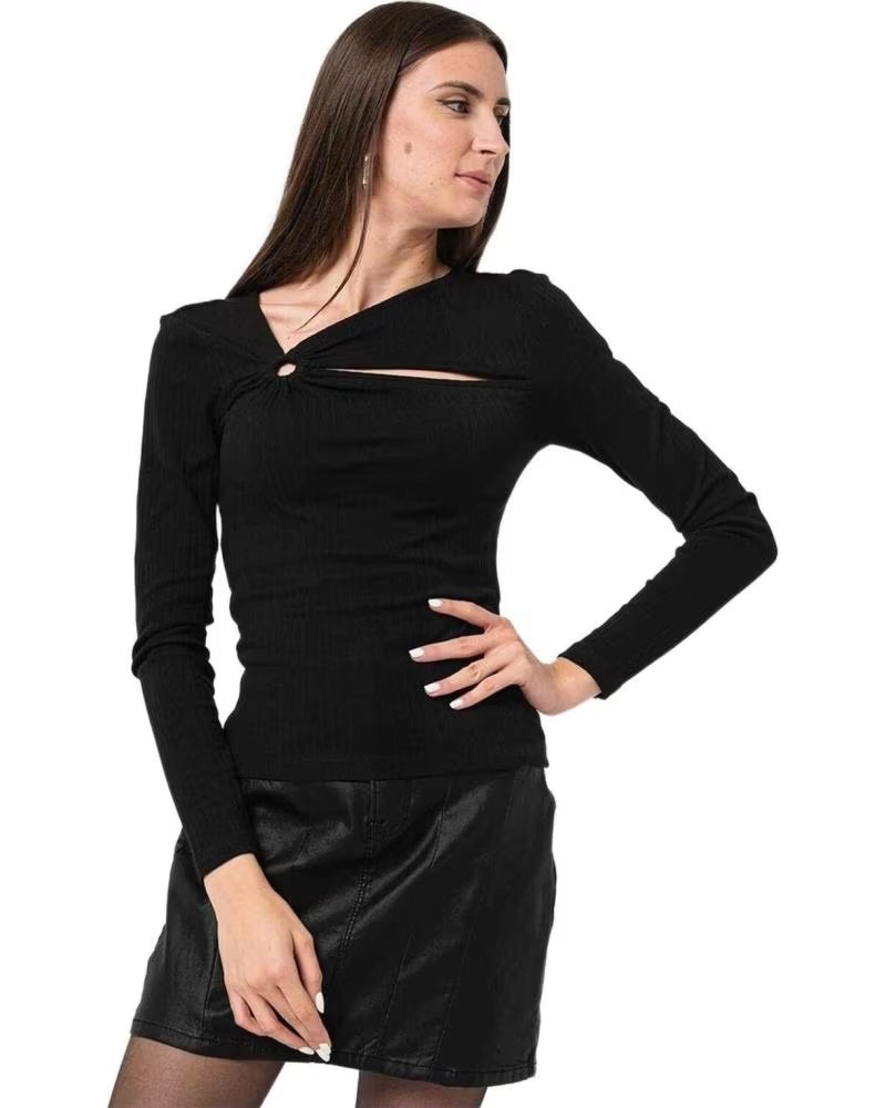 ONLY BLUSA DE MANGA LARGA NEGRA CON ESCOTE ASIMÉTRICO Y DETALLE DE ANILLA NEGRO