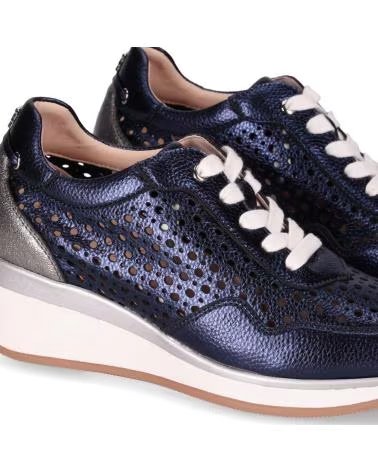 CHIKA10 SAUCE KEIL-SNEAKER MIT GESTANZTEN DETAILS MARINO-NAVY