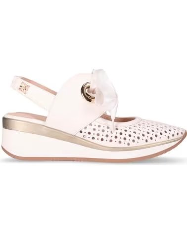 CHIKA10 SANDALO CON ZEPPA TRAFORATO CON FIOCCO DECORATIVO HIELO-SNOW