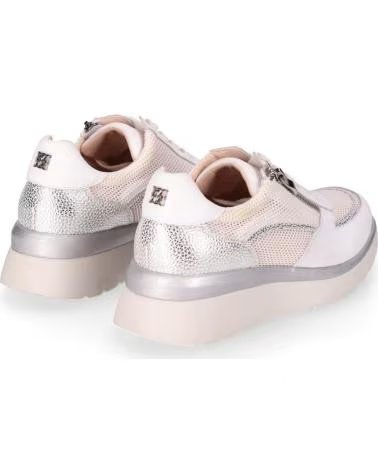 CHIKA10 ZAPATILLAS CASUAL HIBISCO 06 CON CIERRE LATERAL Y DETALLES METALIZADOS BLANCO-WHITE