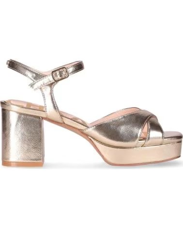 CHIKA10 SANDALIA CON TACON PARA MUJER FLORA 29 COLOR PLATINO METAL