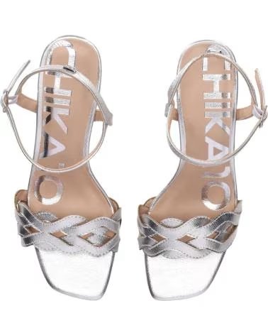 CHIKA10 BLOCKABSATZ-SANDALE MIT GEFLOCHTENEM DETAIL PLATA-SILVER