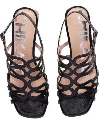 CHIKA10 SANDALIA TACON BAJO PARA MUJER MELANIA 09 COLOR NEGRO