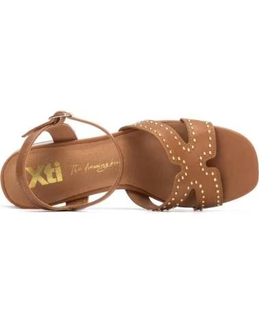 XTI SANDÁLIA DE SALTO BLOCO COM TACHAS E PULSEIRA CAMEL