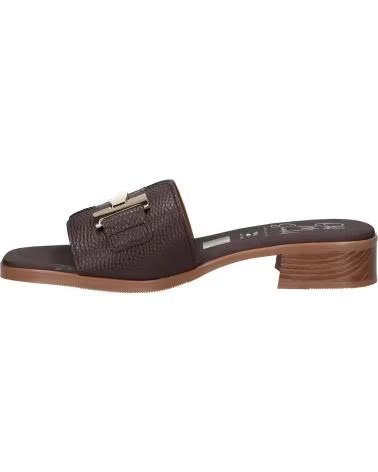 OH MY SANDALS SANDÁLIA DOYA COM FIVELA DECORATIVA E SALTO BAIXO DOYA MARRON