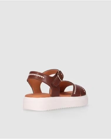 CHIKA10 EXPLORER 03 MARRON-BROWN