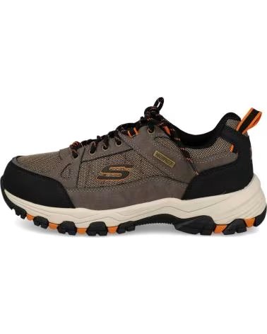 SKECHERS ZAPATOS DE MONTANA EN PARA HOMBRE MARRON