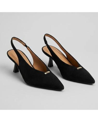 BUONAROTTI T-5776 ZAPATOS DESTALONADOS CON ADORNO METALICO NEGRO