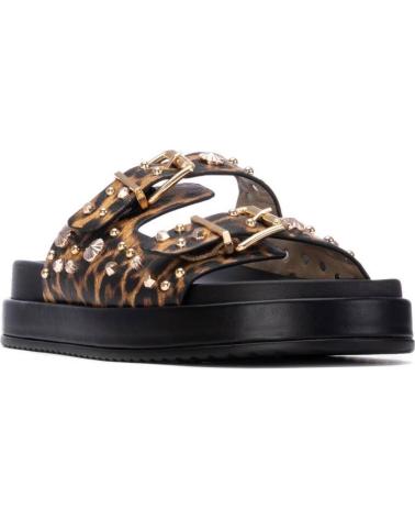 XTI SANDALIA PLATAFORMA CON HEBILLAS Y ESTAMPADO ANIMAL LEOPARDO