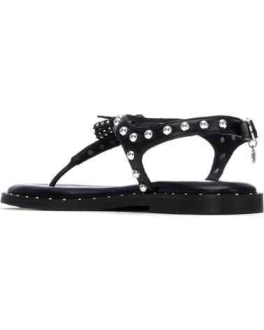 XTI SANDALIA PLANA CON TACHUELAS Y DETALLE DE FLOR NEGRO